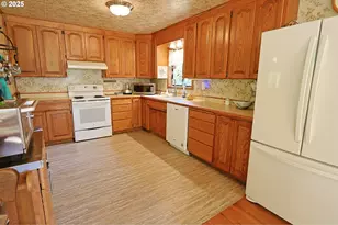 95743 Haynes Way Ln, North Bend, OR 97459 - Photo 12