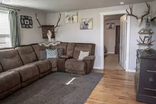 2414 Madison St, Baker City, OR 97814 - Photo 2