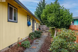 90 S 17th St, Cottage Grove, OR 97424 - Photo 20