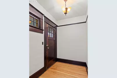 3766 SE Lincoln St, Portland, OR 97214 - Photo 2