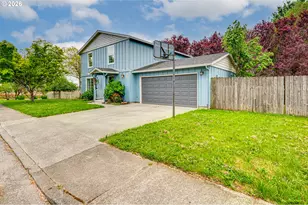 925 N 1st Ave, Ridgefield, WA 98642 - Photo 2
