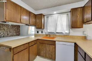 13735 SE Rhone St, Portland, OR 97236 - Photo 14