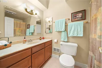 17738 Kelok Rd, Lake Oswego, OR 97034 - Photo 20