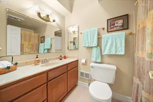 17738 Kelok Rd, Lake Oswego, OR 97034 - Photo 20