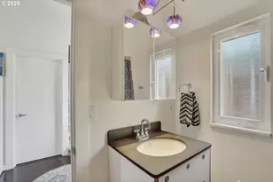 11610 N Island Cove Ln, Portland, OR 97217 - Photo 22