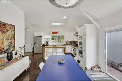 11610 N Island Cove Ln, Portland, OR 97217 - Photo 18