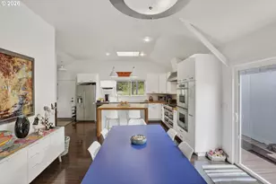 11610 N Island Cove Ln, Portland, OR 97217 - Photo 18