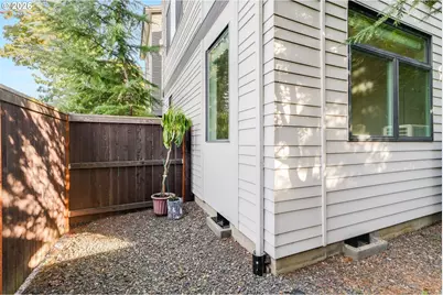 77 NE 58th Ave, Portland, OR 97213 - Photo 30