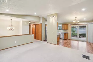 1334 NE 155th Ave, Portland, OR 97230 - Photo 4