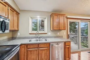 1334 NE 155th Ave, Portland, OR 97230 - Photo 10