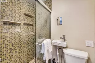 20350 SW York St, Beaverton, OR 97003 - Photo 16