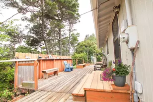 88539 5th Ave, Florence, OR 97439 - Photo 8