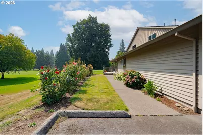 1530 NE Marine Dr, Portland, OR 97211 - Photo 8