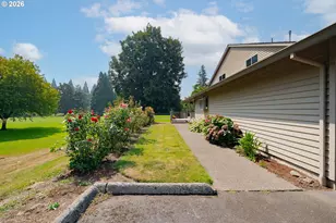 1530 NE Marine Dr, Portland, OR 97211 - Photo 8