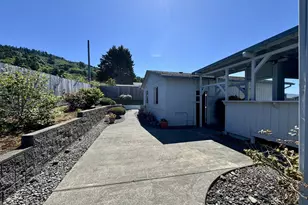 98609 Camellia Dr, Brookings, OR 97415 - Photo 34