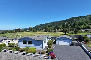 98609 Camellia Dr, Brookings, OR 97415 - Photo 2