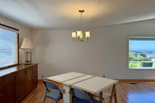 98609 Camellia Dr, Brookings, OR 97415 - Photo 16