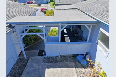 98609 Camellia Dr, Brookings, OR 97415 - Photo 32