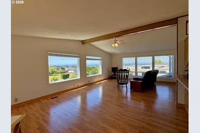 98609 Camellia Dr, Brookings, OR 97415 - Photo 12