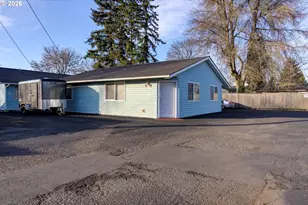 908 NE 1st Ave, Battle Ground, WA 98604 - Photo 2