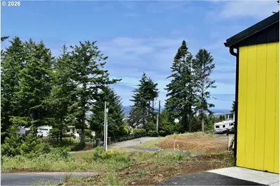 29204 Wallace St #B, Gold Beach, OR 97444 - Photo 16