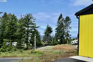 29204 Wallace St, Gold Beach, OR 97444 - Photo 16