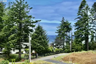 29204 Wallace St, Gold Beach, OR 97444 - Photo 2