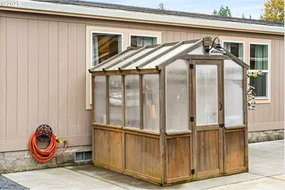 52 Veys Dr, Kelso, WA 98626 - Photo 42