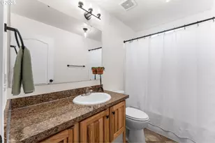 52 Veys Dr, Kelso, WA 98626 - Photo 36