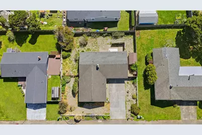 835 12th St, Bandon, OR 97411 - Photo 46