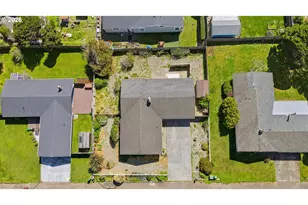 835 12th St, Bandon, OR 97411 - Photo 46