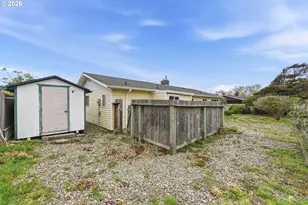 835 12th St, Bandon, OR 97411 - Photo 44