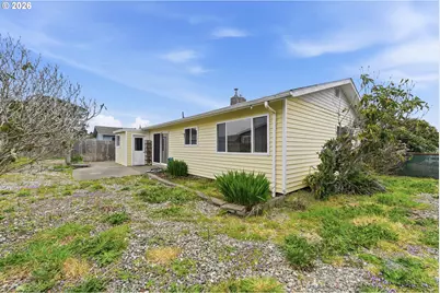 835 12th St, Bandon, OR 97411 - Photo 42