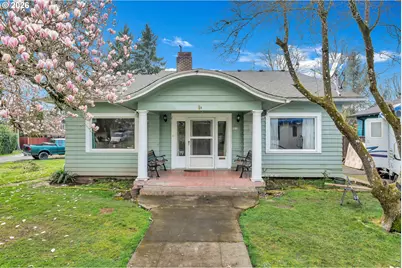 8906 N Willamette Blvd, Portland, OR 97203 - Photo 1