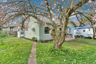 8906 N Willamette Blvd, Portland, OR 97203 - Photo 2