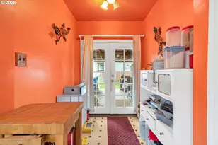 8906 N Willamette Blvd, Portland, OR 97203 - Photo 12