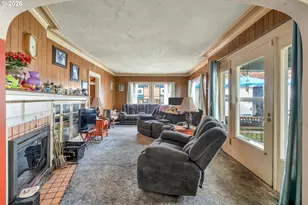 8906 N Willamette Blvd, Portland, OR 97203 - Photo 4