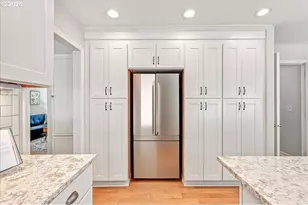 5050 NW 180th Terrace, Portland, OR 97229 - Photo 10