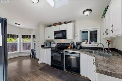 1000 S McKern Ct #13, Newberg, OR 97132 - Photo 6