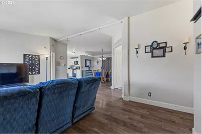 1000 S McKern Ct #13, Newberg, OR 97132 - Photo 2