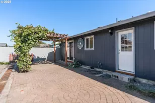 3196 Midway Rd, Hood River, OR 97031 - Photo 44