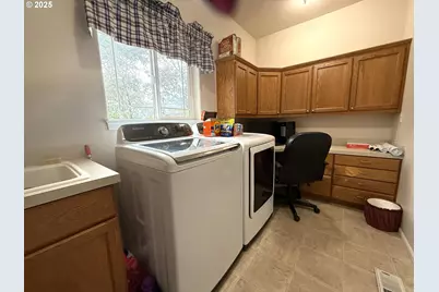4447 Melrose Rd, Roseburg, OR 97471 - Photo 36