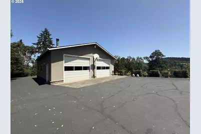 4447 Melrose Rd, Roseburg, OR 97471 - Photo 2