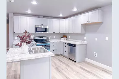 2382 E Irwin Way, Eugene, OR 97402 - Photo 10