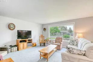 329 W Garfield St, Athena, OR 97813 - Photo 6