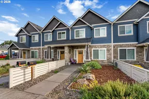 804 W 10th St, The Dalles, OR 97058 - Photo 2