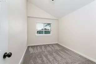804 W 10th St, The Dalles, OR 97058 - Photo 12