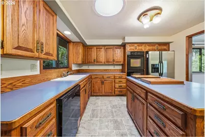 32198 Harris Dr, Cottage Grove, OR 97424 - Photo 16