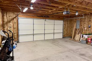 810 N Earl Ct, Stanfield, OR 97875 - Photo 2