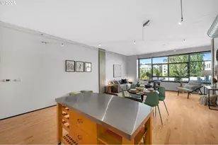 333 NW 9th Ave, Portland, OR 97209 - Photo 14